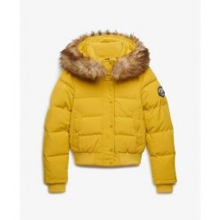 Damska kurtka z kapturem Superdry Everest. Żółte kurtki damskie Superdry, bez wzorów, z puchu, z kapturem. Za 686.10 zł.