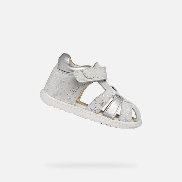 Sandały GEOX B SANDAL MACCHIA GIR Srebrny. Białe sandały damskie Geox, bez wzorów, ze skóry, bez obcasa, bez zapięcia. Za 208.99 zł.