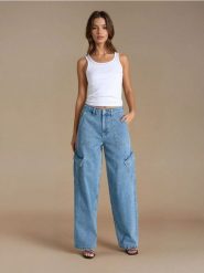 Jeansy cargo high waist - niebieski. Niebieskie jeansy damskie Sinsay, z podwyższonym stanem. W wyprzedaży za 39.99 zł.