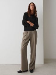 OPUS Spodnie "Marou" w kolorze jasnobrązowym rozmiar: 42. Brązowe spodnie materiałowe damskie Opus, bez wzorów, z materiału. Za 143.99 zł.