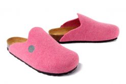 DR. BRINKMANN 320246-42 rosa, kapcie damskie. Czerwone kapcie damskie Dr. Brinkmann, z materiału. Za 204.90 zł.