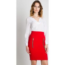 Czerwona ołówkowa spódnica BIALCON. Czerwone spódnice damskie BIALCON, eleganckie. W wyprzedaży za 153.00 zł.