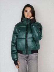 Steve Madden Kurtka w kolorze zielonym rozmiar: M. Zielone kurtki damskie Steve Madden, m, bez wzorów, prążkowane, bez kaptura. Za 173.99 zł.