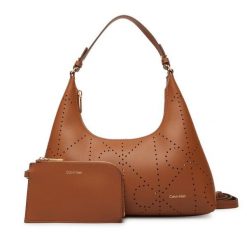 Torebka Calvin Klein. Brązowe torebki klasyczne damskie Calvin Klein, bez dodatków. Za 899.99 zł.