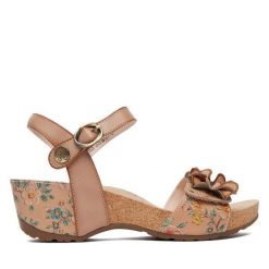 Sandały Laura Vita. Brązowe sandały damskie LAURA VITA, bez wzorów, bez obcasa, na koturnie, bez zapięcia. Za 439.99 zł.
