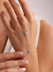 Heliophilia Srebrna bransoletka z elementami ozdobnymi rozmiar: onesize. Szare bransoletki damskie Heliophilia, srebrne. Za 110.04 zł.