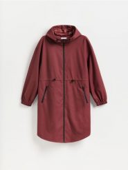 Długa kurtka z kapturem - burgundowy. Czerwone kurtki damskie Reserved, l, bez wzorów, z tkaniny, z kapturem. Za 179.99 zł.