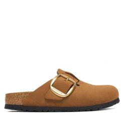 Klapki Birkenstock. Brązowe klapki damskie Birkenstock, bez wzorów, bez obcasa, bez zapięcia. Za 779.99 zł.