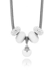 CHARM'S Srebrny naszyjnik z charmsami i zawieszką - dł. 45 cm rozmiar: onesize. Białe naszyjniki damskie CHARM'S, z cyrkonią, srebrne. Za 386.53 zł.