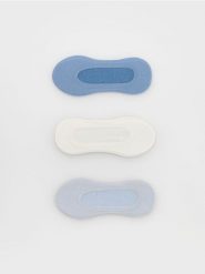 Skarpetki balerinki 3 pack - jasnoniebieski. Niebieskie skarpetki damskie Reserved, bez wzorów. W wyprzedaży za 25.99 zł.