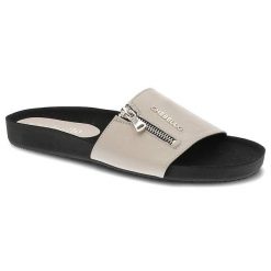 Beżowe Klapki Chebello Modne Skórzane Buty. Brązowe klapki damskie CheBello, z aplikacjami, ze skóry, bez obcasa, bez zapięcia. Za 205.00 zł.