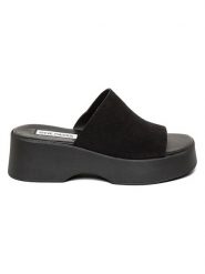 Steve Madden Klapki w kolorze czarnym rozmiar: 36. Czarne klapki damskie Steve Madden, bez wzorów, z otwartym noskiem, bez obcasa, na platformie, bez zapięcia. Za 218.95 zł.