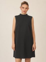 APART Sukienka w kolorze czarnym rozmiar: 36. Czarne sukienki damskie Apart, bez wzorów, bez ramiączek. Za 195.99 zł.