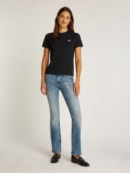TOMMY JEANS Koszulka w kolorze czarnym rozmiar: S. Czarne bluzki damskie Tommy Jeans, s, bez wzorów, z bawełny, bez kołnierzyka, bez ramiączek. Za 144.92 zł.