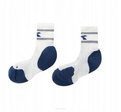 Skarpety tenisowe Diadora Socks Court. Białe skarpetki damskie Diadora, bez wzorów, z elastanu. Za 42.00 zł.