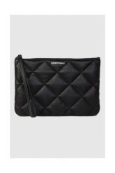 EMPORIO ARMANI Czarna pikowana saszetka damska. Czarne nerki i saszetki damskie Emporio Armani, bez wzorów. W wyprzedaży za 456.99 zł.