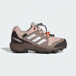 Buty Terrex GORE-TEX Hiking. Białe obuwie trekkingowe damskie Adidas, z gore-texu, bez zapięcia. Za 439.00 zł.