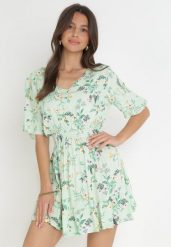 Jasnozielona Rozkloszowana Sukienka Mini z Wiskozy z Gumką w Pasie Sorrail. Zielone sukienki damskie Born2be, bez wzorów, z wiskozy, bez ramiączek. Za 79.99 zł.