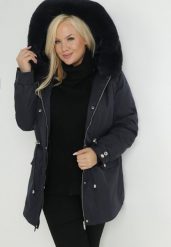 Granatowa Kurtka Parka Nylonowa Deseyi. Niebieskie kurtki damskie Born2be, plus size, z futra, bez kaptura. Za 119.99 zł.