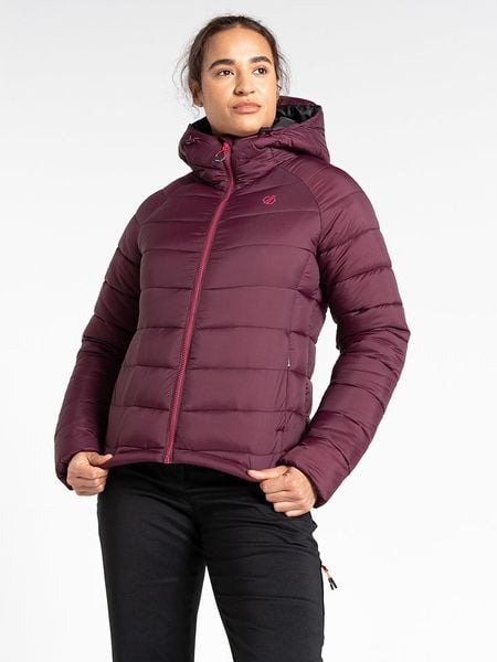 Dare 2b Kurtka pikowana "Torrek" w kolorze bordowym rozmiar: 38. Czerwone kurtki damskie Dare 2b, bez wzorów, bez kaptura. Za 300.92 zł.