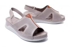 BAYLA 022 05 6101 LZR dark stone, sandały damskie. Szare sandały damskie Bayla, bez wzorów, ze skóry, bez obcasa, na koturnie, bez zapięcia. Za 109.95 zł.