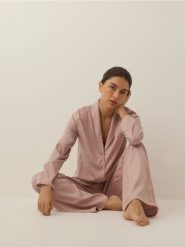 Dwuczęściowa piżama z wiskozy - brązowy. Brązowe piżamy damskie Reserved, bez wzorów, z wiskozy, bez ramiączek. Za 159.99 zł.