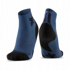 Skarpety unisex X-Socks RUN DISCOVER ANKLE MARINE/X BLACK A097. Niebieskie skarpetki damskie X Socks, bez wzorów. Za 99.99 zł.