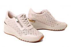 MARCO TOZZI 2-23501-44 40D cream, półbuty damskie. Brązowe półbuty damskie Marco Tozzi, na lato, bez wzorów, ze skóry, bez obcasa, na koturnie, bez zapięcia. Za 297.41 zł.