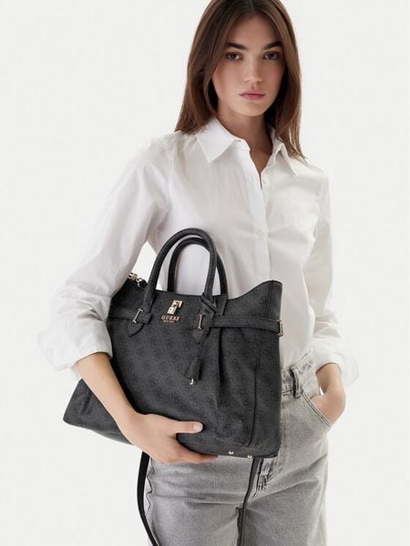 Guess Torebka Yesba HWSG78 33070 Czarny. Czarne torebki klasyczne damskie Guess, ze skóry, bez dodatków. Za 425.99 zł.