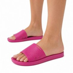 Klapki damskie Ipanama 83583 ANAT CLASSIC SLIDE FEM. Czerwone klapki damskie Ipanema, bez wzorów, z materiału, bez obcasa, bez zapięcia. Za 55.00 zł.