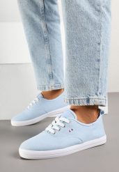 Jasnoniebieskie Tenisówki Vices w Klasycznym Stylu Gallriva. Niebieskie obuwie sportowe damskie Born2be, na lato, bez zapięcia, tenisowe. Za 44.99 zł.