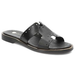 Czarne Klapki Armodo Modne Buty Damskie. Czarne klapki damskie Armodo, bez wzorów, bez obcasa, na obcasie, bez zapięcia. Za 259.00 zł.