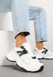 Białe Sneakersy na Platformie z Tłoczeniem i Metaliczną Ozdobą Alarella. Białe obuwie sportowe damskie Renee, z jeansu, bez zapięcia. Za 89.99 zł.