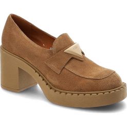 Beżowe Półbuty Lamanti Skórzane Eleganckie Buty Na Obcasie. Brązowe półbuty damskie LAMANTI, bez wzorów, ze skóry, bez obcasa, na obcasie, bez zapięcia. Za 359.00 zł.