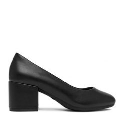 Czółenka Go Soft. Czarne czółenka damskie GO SOFT, bez wzorów, bez obcasa. Za 139.99 zł.
