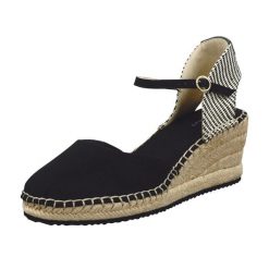 Buty damskie GANT Luliza. Czarne obuwie trekkingowe damskie Gant, bez zapięcia. Za 449.99 zł.