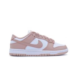 Buty sportowe damskie Nike Dunk Low Whisper. Czerwone obuwie sportowe casual damskie Nike, trekkingowe. Za 498.80 zł.