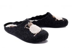 MANITU 320088-01 schwarz, kapcie damskie. Czarne kapcie damskie Manitu. Za 204.90 zł.