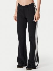 Adidas Spodnie dresowe 3S Flared KQ6424 Czarny Regular Fit. Czarne spodnie dresowe damskie Adidas, s, bez wzorów, z dresówki. Za 329.99 zł.