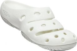 Klapki damskie Keen Yogui Star White/Vapor White. Białe klapki damskie 909, bez wzorów, z gumy, bez obcasa, bez zapięcia. Za 288.99 zł.