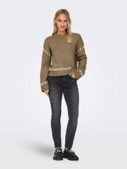 ONLY Sweter "Amanda" w kolorze jasnobrązowym rozmiar: XS. Brązowe swetry klasyczne damskie Only, xs, ze splotem, bez kołnierzyka. Za 52.67 zł.