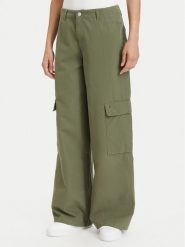 Tommy Jeans Spodnie cargo DW0DW22749 Zielony Wide Leg. Zielone szorty damskie Tommy Jeans, bez wzorów, z bawełny. Za 449.99 zł.