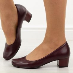 Bordowe Polskie czółenka damskie Gregors 702. Czerwone czółenka damskie GREGORS, bez wzorów, ze skóry, bez obcasa, na obcasie. Za 379.00 zł.