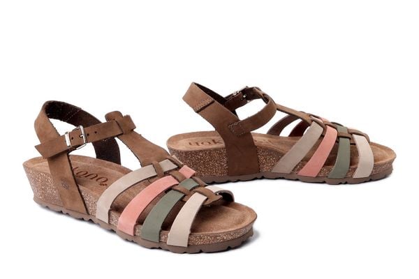 YOKONO MONACO-261 nub multi mocha, sandały damskie. Brązowe sandały damskie Yokono, bez wzorów, ze skóry, bez obcasa, na koturnie, bez zapięcia. Za 256.41 zł.