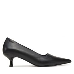 Czółenka Vagabond Shoemakers. Czarne czółenka damskie Vagabond Shoemakers, bez wzorów, bez obcasa. Za 339.99 zł.