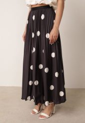 Czarna Plisowana Spódnica o Rozkloszowanym Kroju w Kropki z Wysokim Stanem Ompaea. Czarne spódnice damskie Born2be, na co dzień, uniwersalny, bez wzorów, eleganckie, maxi. Za 119.99 zł.