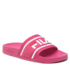 Klapki Fila. Czerwone klapki damskie Fila, bez wzorów, bez obcasa, bez zapięcia. Za 79.99 zł.