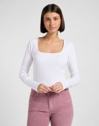 DAMSKA KOSZULKA LEE LS SQUARE NECK BRIGHT WHITE 112370952. Białe koszulki damskie Lee, m, bez wzorów, bez kołnierzyka, bez ramiączek. Za 89.99 zł.