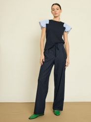 BGN Koszulka w kolorze granatowym rozmiar: 38. Niebieskie bluzki damskie BGN, z aplikacjami, bez kołnierzyka, bez ramiączek. Za 56.99 zł.