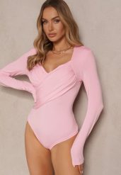 Różowe Eleganckie Body Longsleeve z Ozdobnym Marszczeniem Zimanya. Czerwone body i gorsety Renee, bez wzorów. Za 44.99 zł.